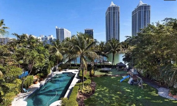 Morningside Villa | 11 Bedroom Majestic Classic Estate with Modern Day Refinement
