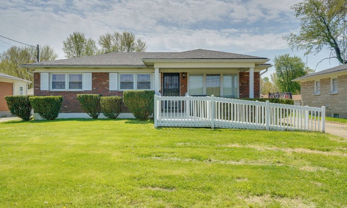 Bridgeport House | 11 Mi to UofL & Norton Hospital: Louisville Home