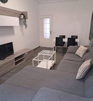 Logrono Historic Centre Apartment | 110 m² Apartment ∙ 4 bedrooms ∙ 8 guests