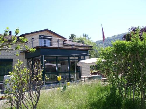 Cheyres-Chables Apartment | 110 m2 Wohnung mit Terrasse in Cheyres VIVARTE Feriencheyres