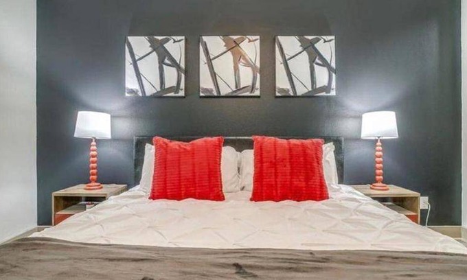 Deep Ellum Apartment | 111 m² Apartment ∙ 2 bedrooms ∙ 6 guests