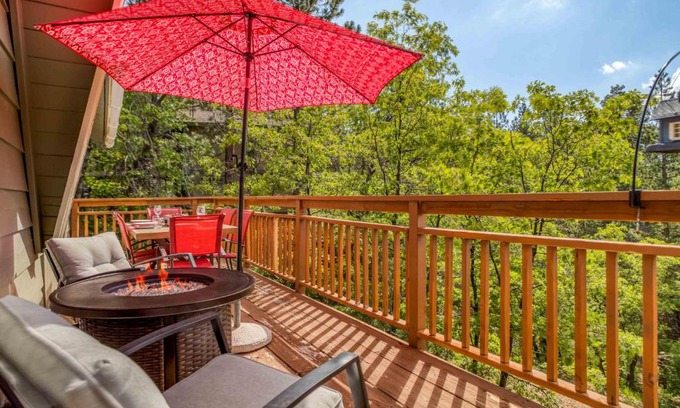 Upper Moonridge House | 112 - Moonridge Bear Mountain Cabin