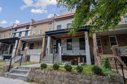 Petworth Apartment | 113 m² Apartment ∙ 3 bedrooms ∙ 8 guests