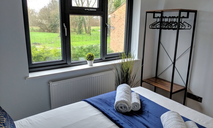 George Green House | 115 ExcellentStays - Crown Meadow - 4 Bedroom House