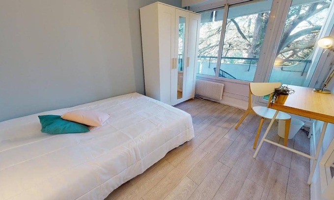 9th Arrondissement Resort | 115 m² Private room ∙ 1 bedroom ∙ 1 guest