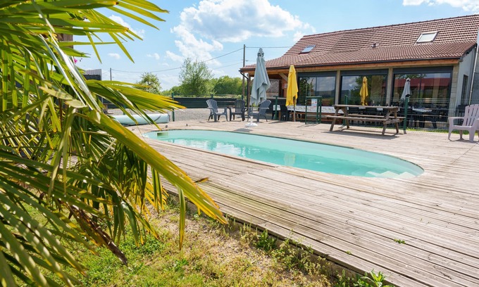 Savigny-Poil-Fol House | 12 Couchages Piscine Jacuzzi Chauffés et Privés Billard vue Nature et Animaux