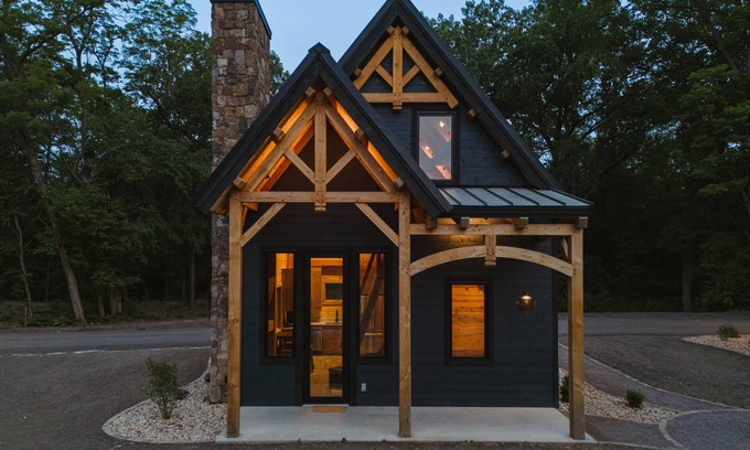 Laura House | #12 Deer Lodge