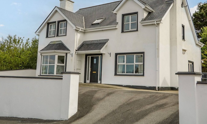 Buncrana Cottage | 12 HILLVIEW, pet friendly, with open fire in Buncrana, County Donegal