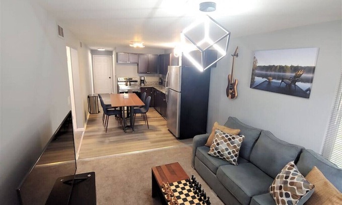 Pontiac Cottage | 12 Myra Ave · Relaxing Cottage by the Lake + Parking