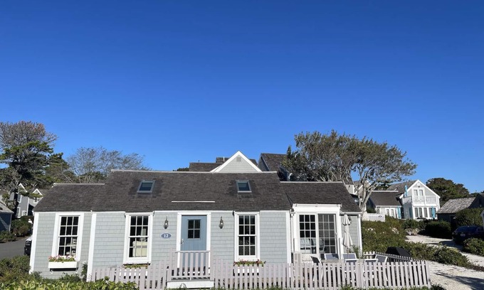 Mashpee Cottage | 12 VINEYARD VIEW - FULLY RENOVATED
