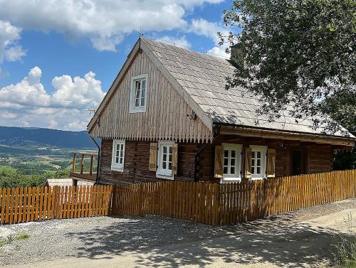Swinna House | 120 letnia Chata w Górach z jacuzzi i sauną