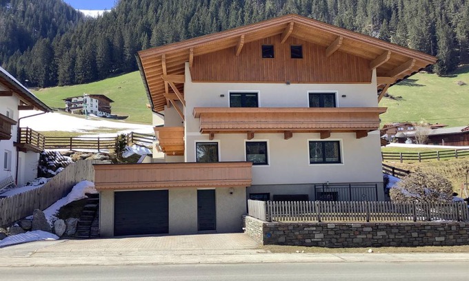 Lanersbach Apartment | 120 m² Apartment ∙ 3 bedrooms ∙ 6 guests