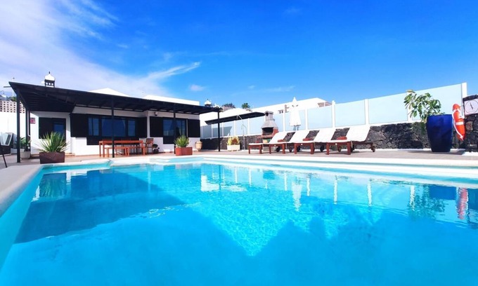Puerto del Carmen Villa | 120 m² Villa ∙ 3 bedrooms ∙ 6 guests