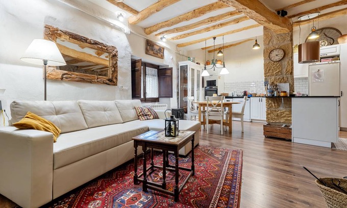 La Pobla de Cervoles Apartment | 125 m² Apartment ∙ 1 bedroom ∙ 2 guests
