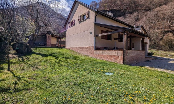 Saint-Beat House | 125 m² Gîte ∙ 4 bedrooms ∙ 11 guests