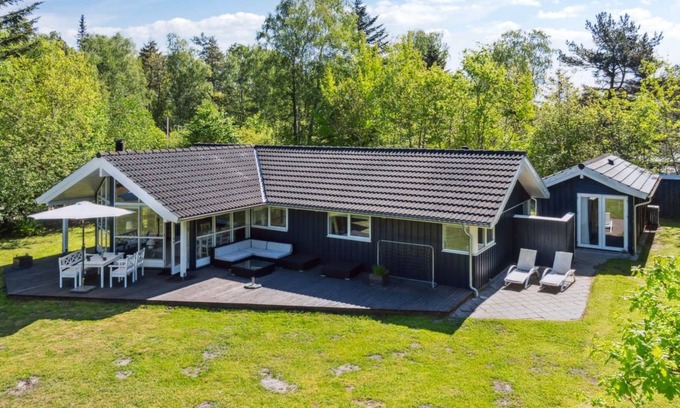 Femmøller House | 125 m² House ∙ 1 bedroom ∙ 12 guests