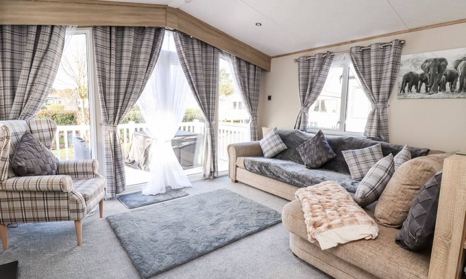 Llanasa Cottage | 13 HARLECH COURT, pet friendly, country holiday cottage in Prestatyn