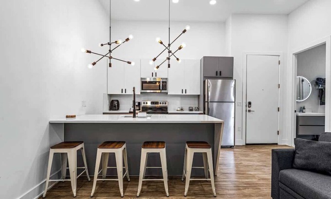 Delair Apartment | 13 Luxury FREE Private Parking