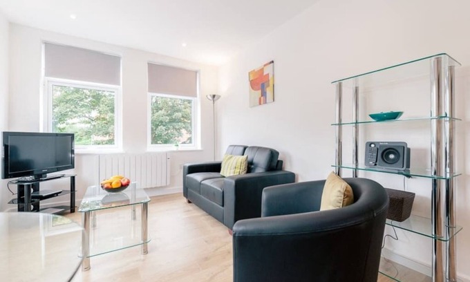 Leatherhead Apartment | 13 Swan House -2 bedroom apartment