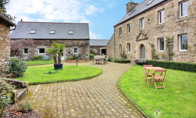 Pommerit-Jaudy House | 130 m² Gîte ∙ 3 bedrooms ∙ 6 guests