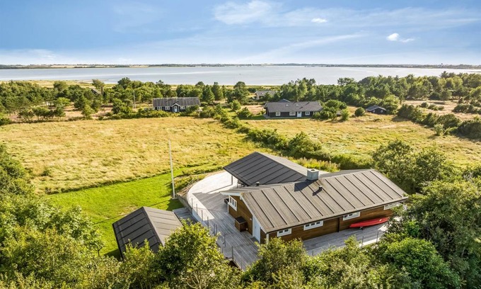 Fur House | 130 m² House ∙ 3 bedrooms ∙ 8 guests