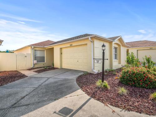 Lady Lake Villa | 1315 Z2B VILLAGE OF RIO GRANDE by REMAX Premier