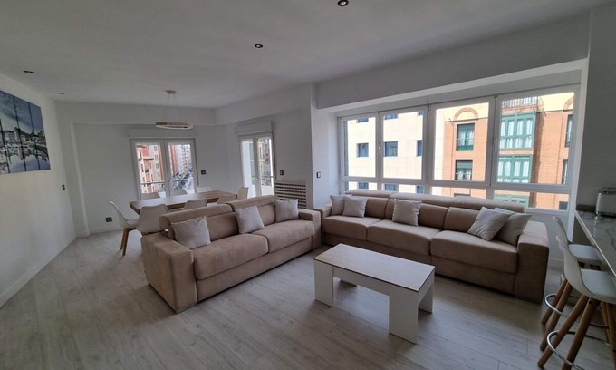 Gijon City Centre Apartment | 131A - Espectacular apartamento 8 personas