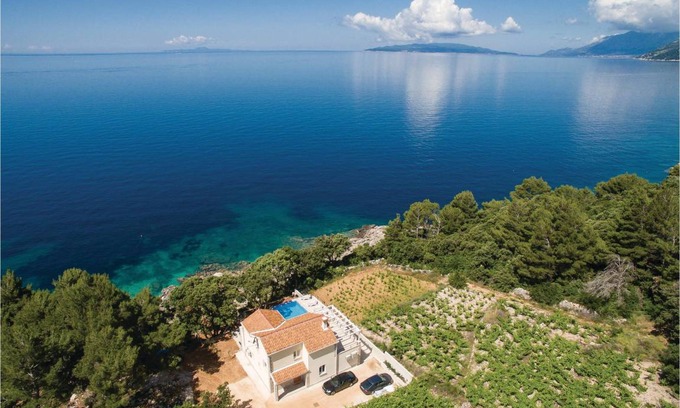 Orebic House | 132 m² House ∙ 3 bedrooms ∙ 6 guests