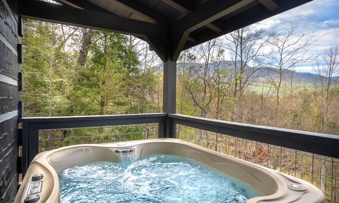 Pittman Center Cabin | 135 Acres of Peace and Quite