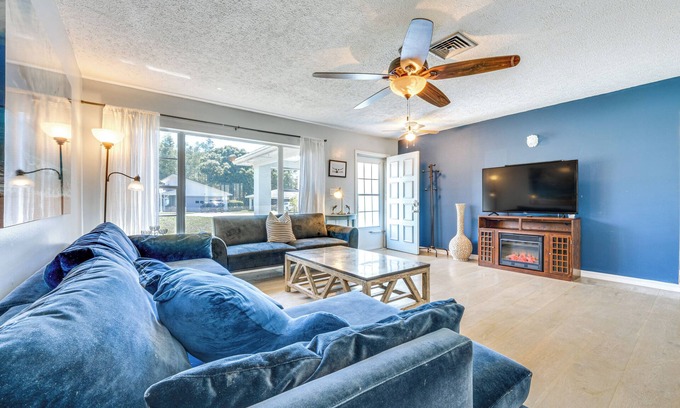 Haines City House | 14 Mi to Legoland: Haines City Retreat w/Yard!