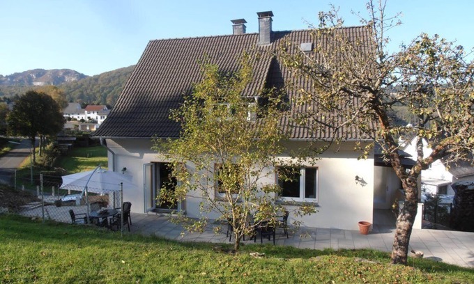 Hoppecke House | 14 Persons Feriënhaus with bar, sauna and Poolbiljart.