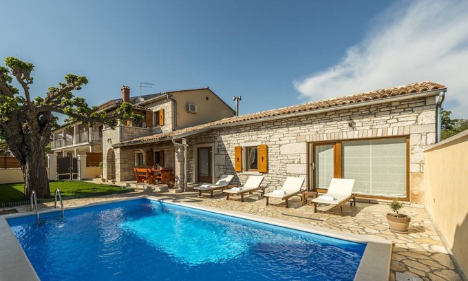 Vosteni Villa | 140 m² Villa ∙ 3 bedrooms ∙ 8 guests