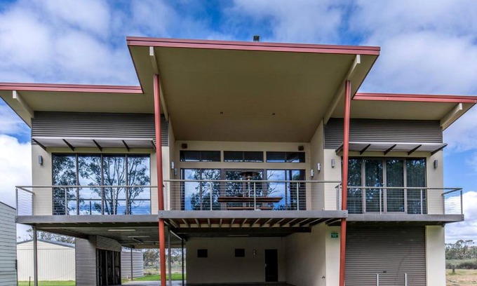 Bowhill House | 141 Providence Drive, Bowhill