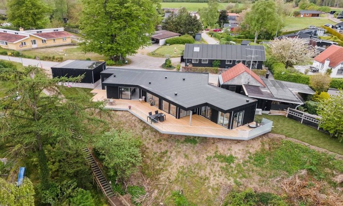 Hvidbjerg Strand House | 148 m² House ∙ 1 bedroom ∙ 8 guests