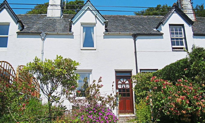 Cairnbaan Cottage | 15 Cairnbaan Cottage