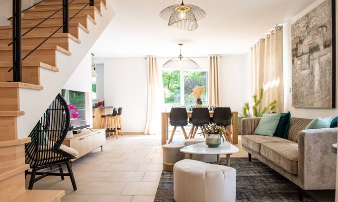 Etercy House | 15 minutes from Annecy, lovely 4-bedroom villa with private garden