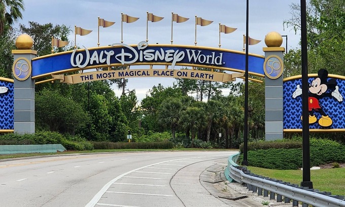 West Haven House | 150 A NIGHT SALE.14 MIN TO DISNEY TOP RATED CLEAN HOME IN PRIME LOCATION.