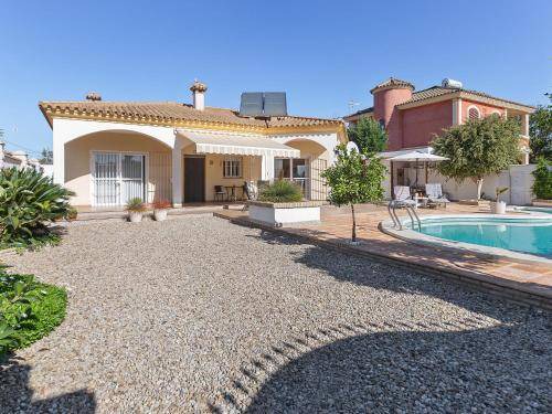 Sanlucar de Barrameda Villa | 150 m² Villa ∙ 3 bedrooms ∙ 5 guests