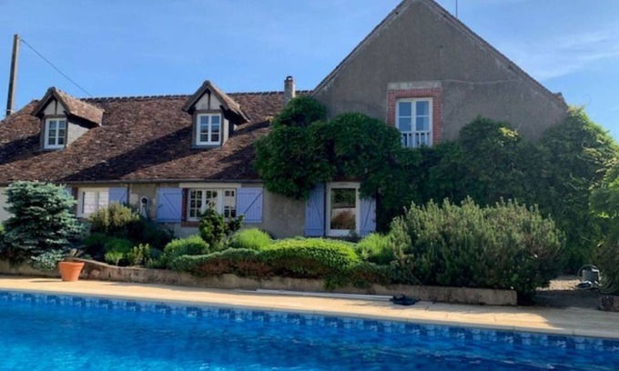 Saint-Denis-sur-Loire House | 150 m² House ∙ 1 bedroom ∙ 6 guests