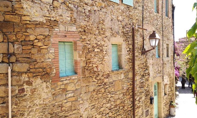 Peratallada House | 150 m² House ∙ 3 bedrooms ∙ 6 guests
