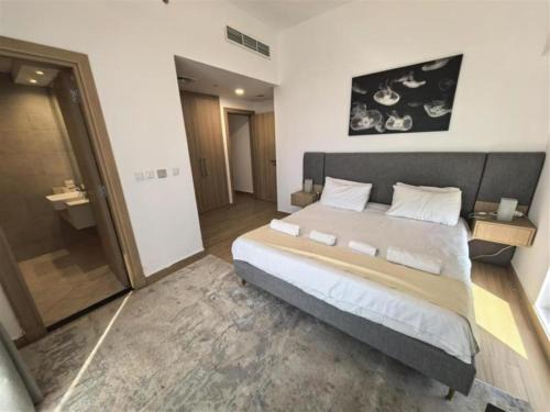 Al Satwa Apartment | 151 Residence Jumeirah Gardens