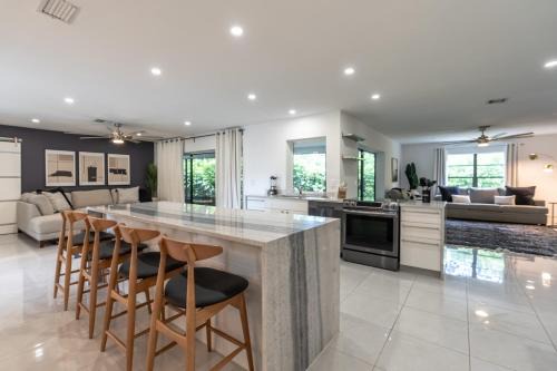 Palm River Estates House | 155 Old Tamiami Trail