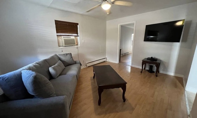 Old Southeast Apartment | 158 1/2 C1 -Coastal Old South East 1 Bedroom