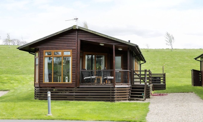 Tunstall Cottage | 16 BADGERS RETREAT, pet friendly, with hot tub in Richmond