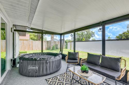 Bloomingdale House | 16 Mi to Downtown Tampa Home with Hot Tub!