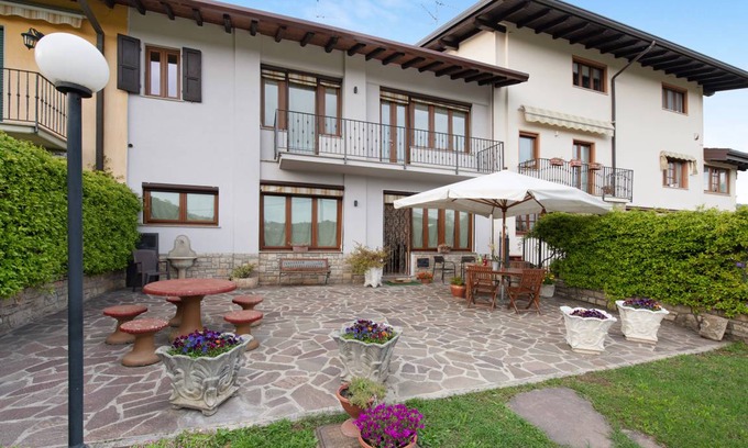 Villongo House | 160 m² House ∙ 3 bedrooms ∙ 8 guests