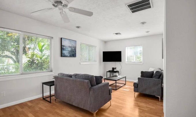 Old Southeast House | 166 Coastal Old SE 2 Bedrooms 2.5 Bathrooms