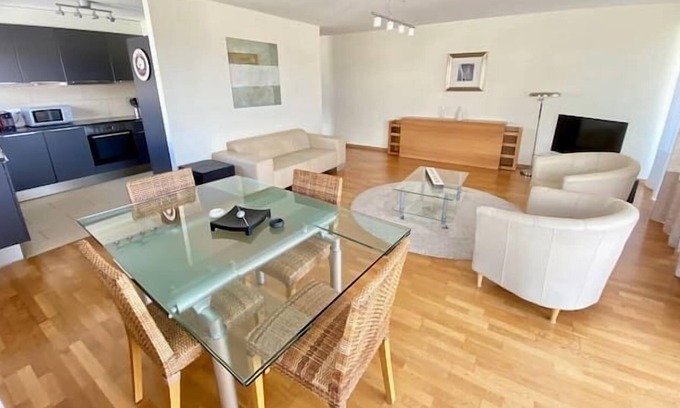Lausanne Apartment | 172 * Good location, spacious and free parking included !