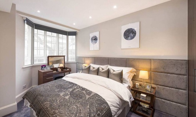 Brompton & Hans Town Apartment | 181CC · Beautiful Chelsea Apartment on Fashion Street