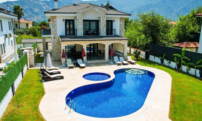 Dalyan Villa | 185 m² Villa ∙ 4 bedrooms ∙ 9 guests